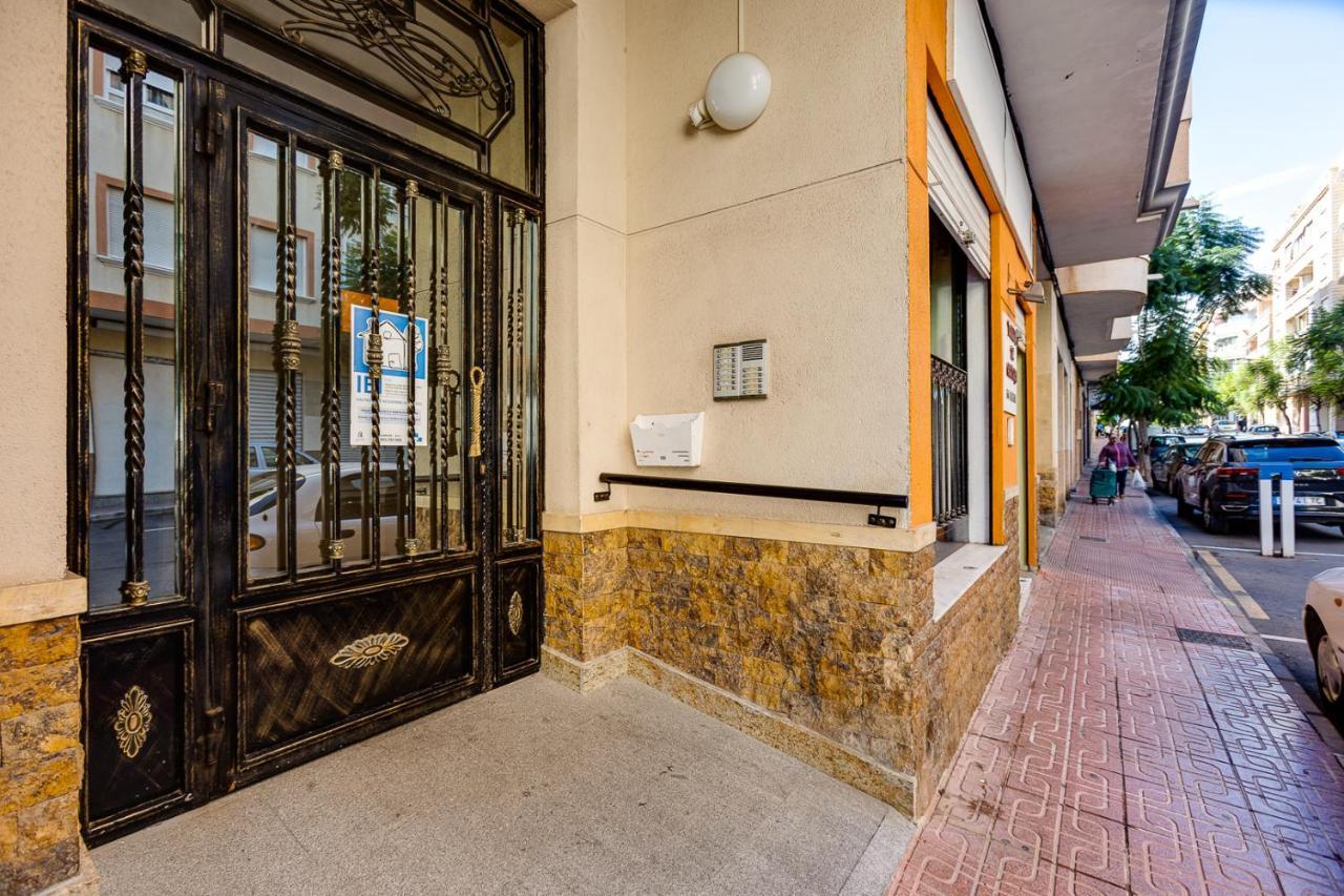 Apartament Caballero De Rodas Torrevieja Eksteriør bilde